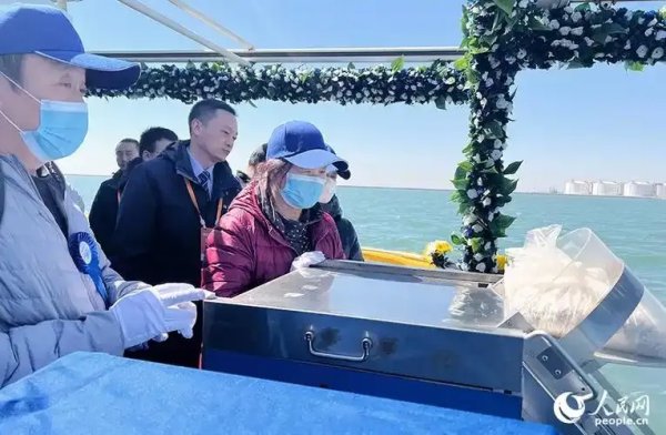 京津冀共办骨灰海葬启航活动
