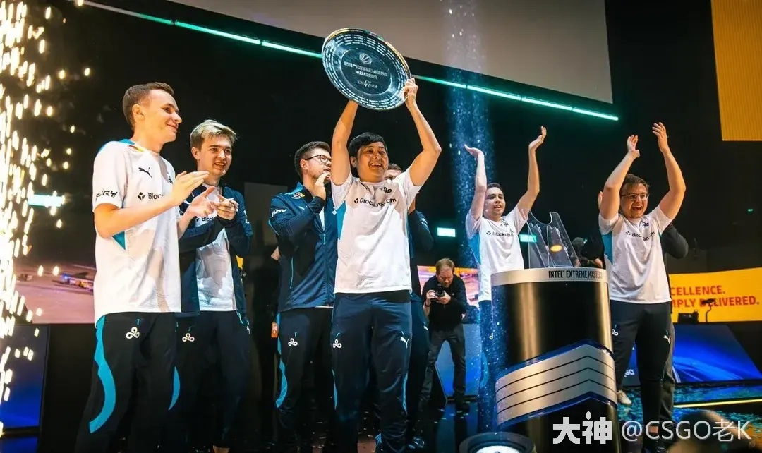 CSGO科技大神教学:顶尖玩家攻略与技巧